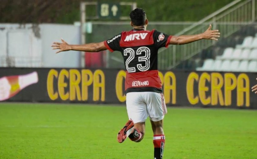 Flamengo goleia Portuguesa-RJ e vai pegar o Fluminense na semifinal da Taça Rio