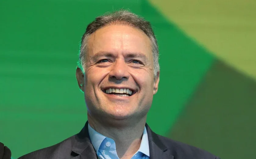 No Fórum Nordeste 2025, Renan Filho anuncia reinclusão de Pernambuco na Transnordestina e lançamento do edital em outubro