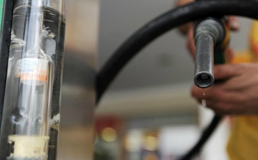 Mistura de etanol na gasolina deve passar de 25% para 27% este mês