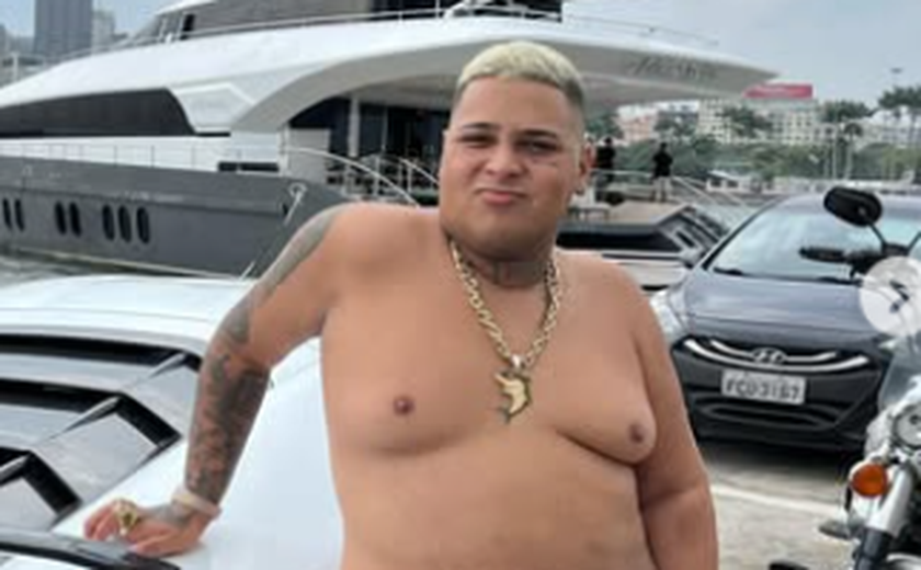MC Ryan SP é preso após cavalo de pau em gramado de estádio no interior de SP