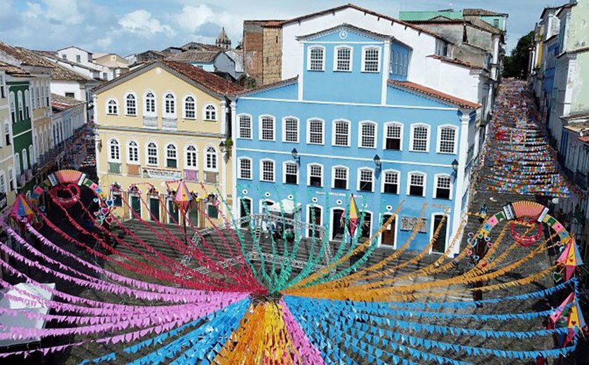 Artistas famosos agitam festas de São João no Nordeste