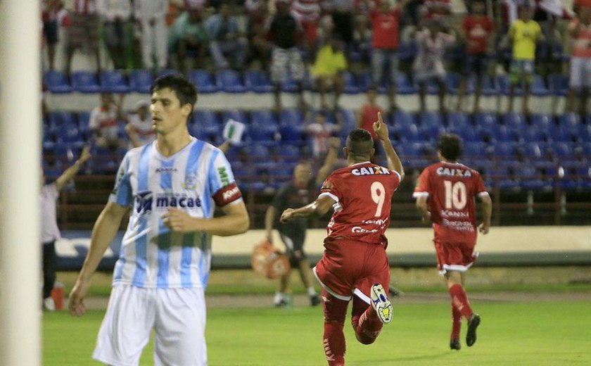 Zé Carlos marca três, CRB ganha do Macaé e se reabilita na Série B do Brasileiro