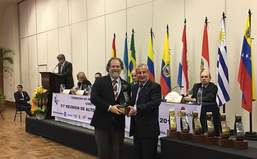 Eletrobras Distribuição Alagoas recebe prêmio internacional na Bolívia