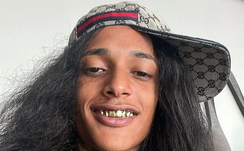 Rapper Oruam se entrega à polícia no Rio