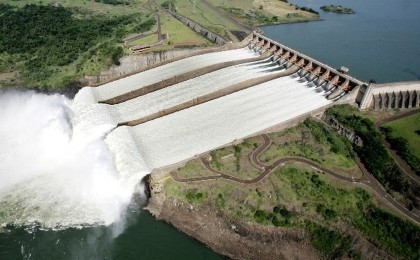 Escassez hídrica faz governo alertar consumidor para economia de energia