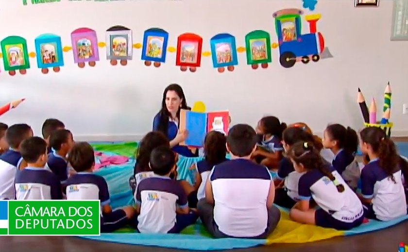 Curso de educação antirracista é lançado em audiência na Câmara dos Deputados