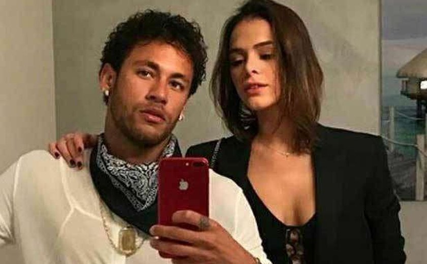 Bruna Marquezine diz que já errou data de aniversário de Neymar