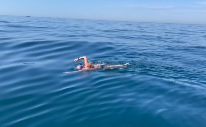Multicampeã paraolímpica: inglesa se torna primeira atleta cega a completar travessia do Canal da Mancha