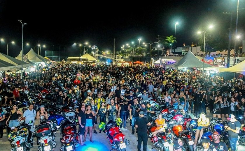 Realização de grandes eventos aquece economia de Penedo