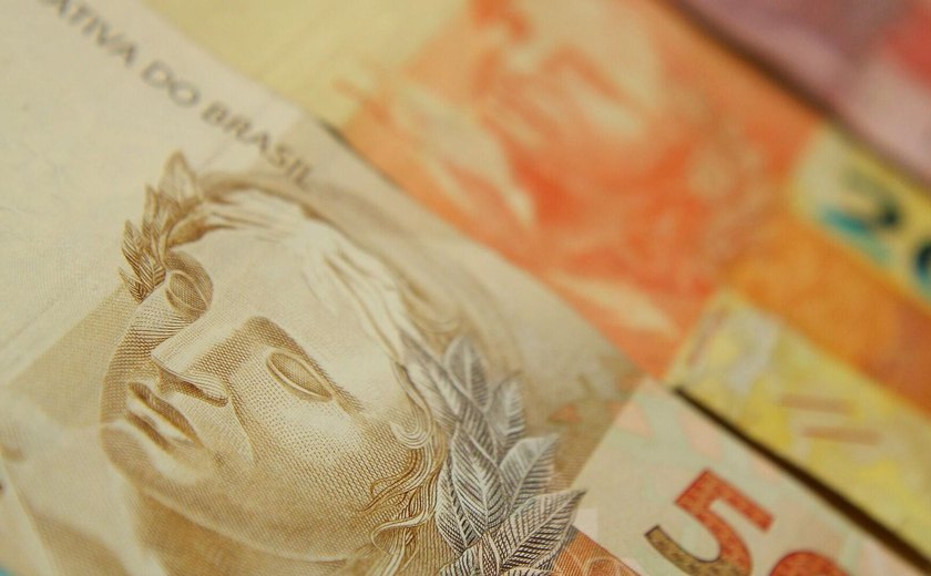 Orçamento de 2026 do governo prevê superávit da economia brasileira e salário mínimo de R$ 1.631