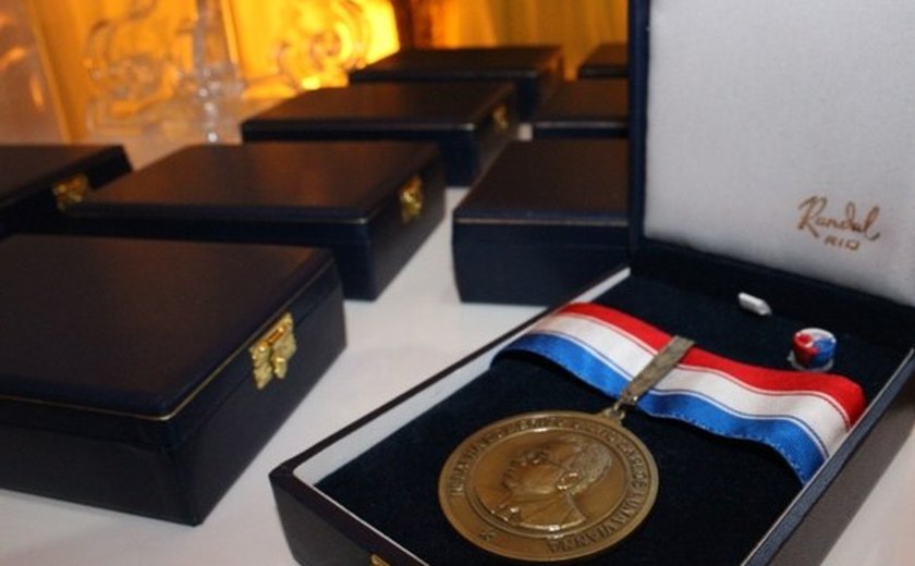 Dez servidores serão agraciados com a Medalha Silvio Vianna