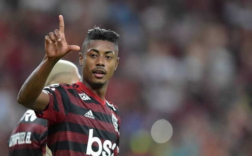 Com 100º gol de Bruno Henrique, Flamengo vira sobre o Vasco e é 1º finalista do Carioca