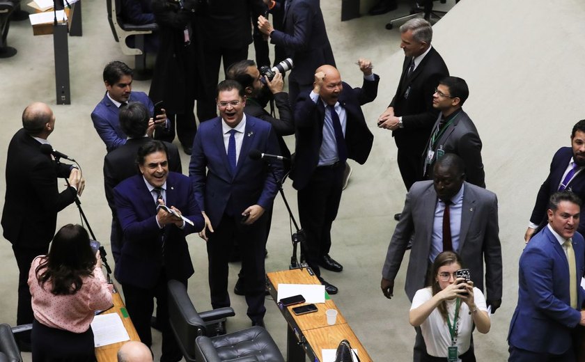 Câmara dos Deputados derruba decreto do aumento do IOF