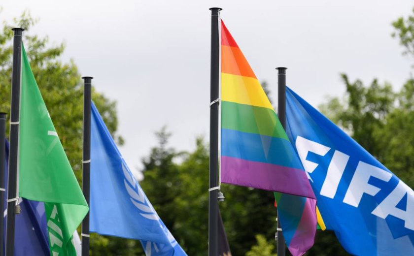 Copa do Mundo do Catar vetará bandeiras LGBTQIA+ para ‘proteger torcedores’