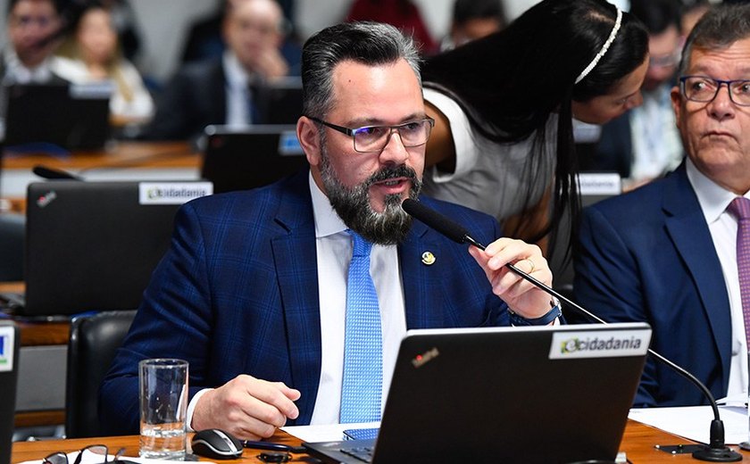 Comissão aprova criação da Política Nacional de Assistência Estudantil