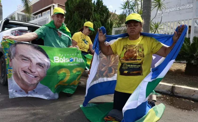 Defesa de Bolsonaro aposta em 2 eixos: técnico e político