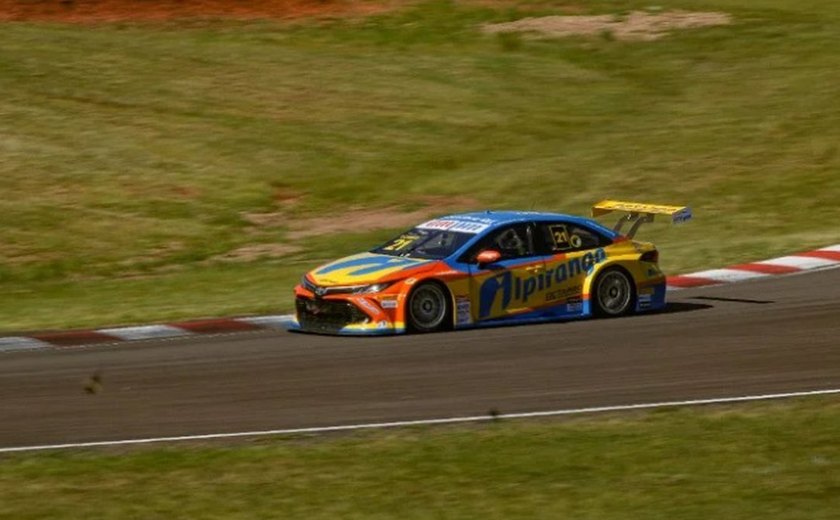 Thiago Camilo faz o melhor tempo e é pole position na 11ª etapa da Stock Car