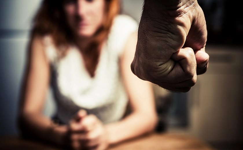 Homem é preso em flagrante por agredir companheira em Paripueira