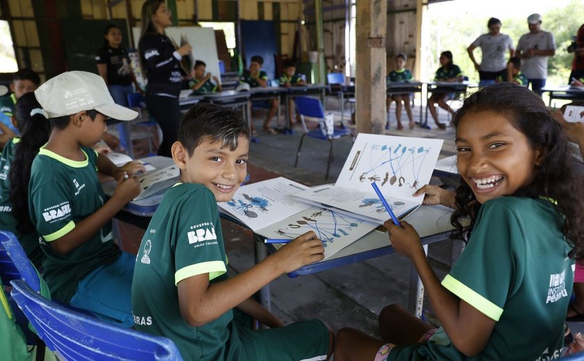 'Z de zangão': projeto aproveita vivências para alfabetizar no mangue