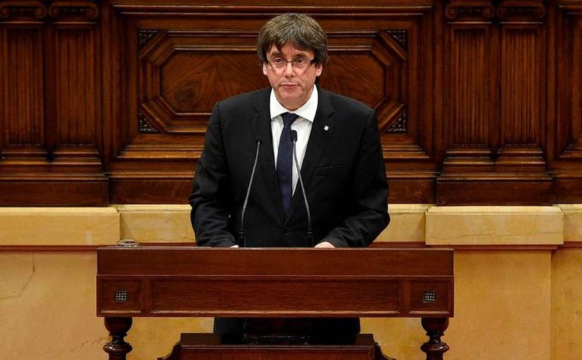 Líder catalão diz buscar independência, mas antes quer diálogo com a Espanha