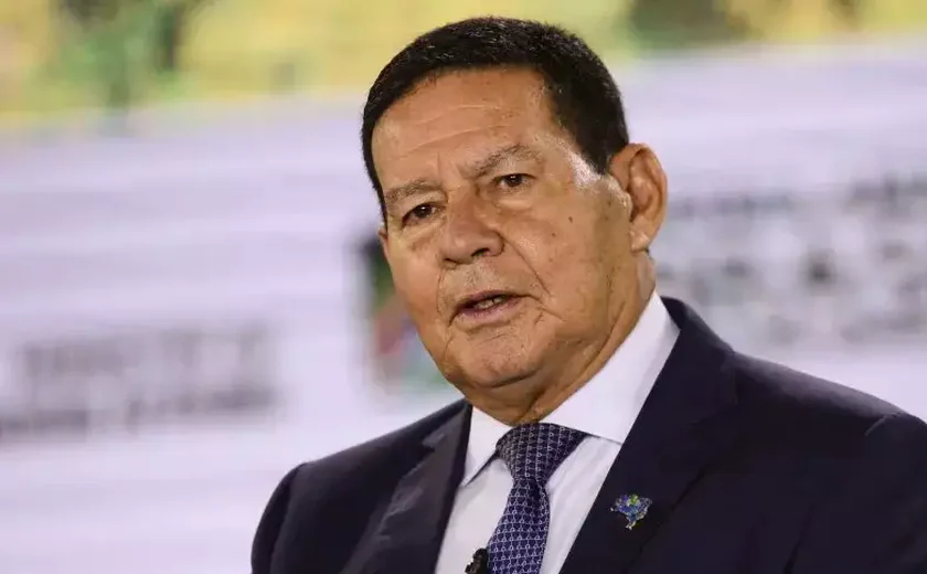 Mourão diz desconhecer 'minuta do golpe' e culpa governo Lula pelos atos de vandalismo no 8/1