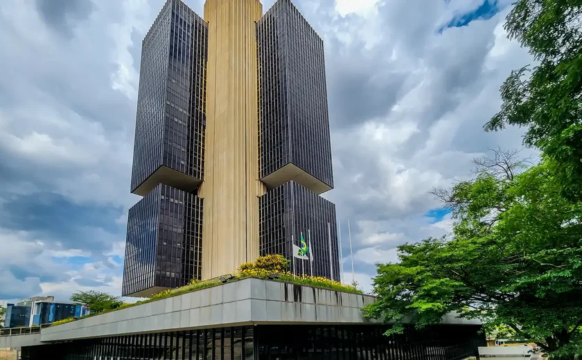Banco Central baixa taxa Selic para 10,5% ao ano