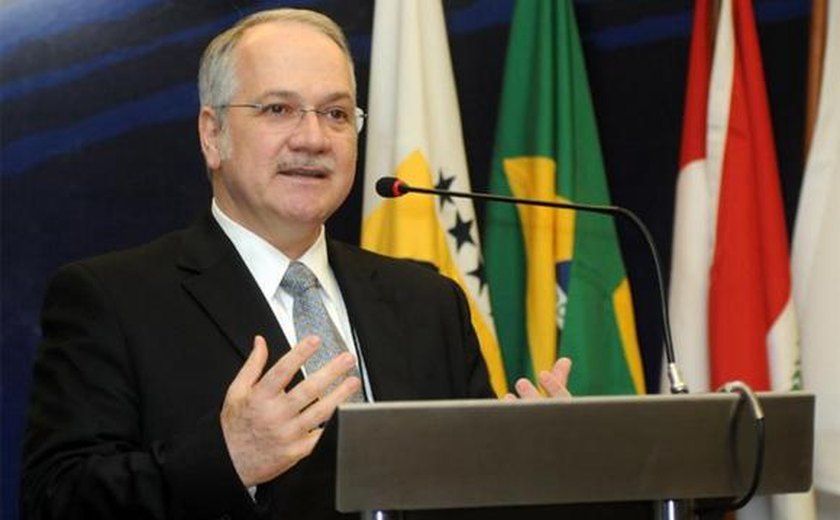 Dilma indica jurista Luiz Edson Fachin para o Supremo
