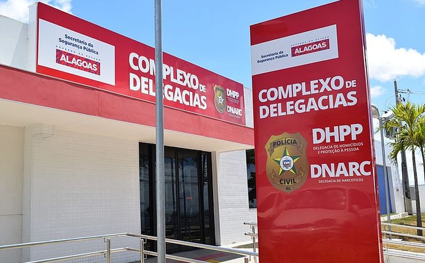 Dupla é detida suspeita de matar homem a facadas por trás de shopping no Feitosa