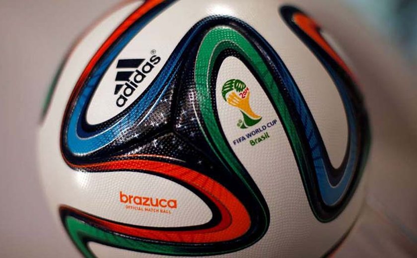 Pela primeira vez, Adidas cogita deixar de patrocinar a Fifa