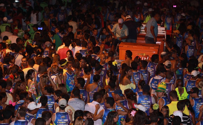 Prévia carnavalesca é encerrada com &#8220;Bloco Katapulta&#8221; em Palmeira