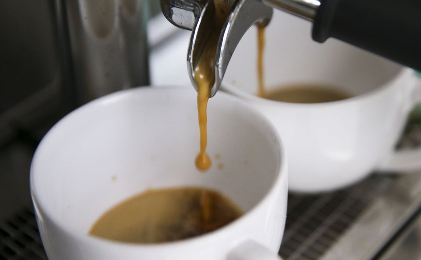 Café expresso: entenda como a bebida pode ajudar a prevenir a doença de Alzheimer