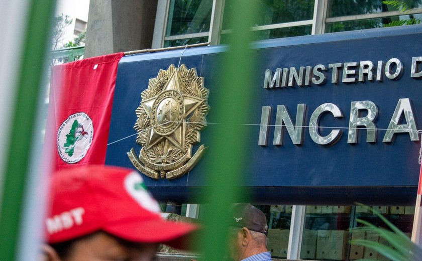 MST ocupa órgão do governo em SP e cobra ações de Lula na reforma agrária