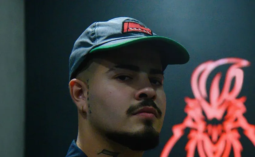 Jottapê, da série 'Sintonia', revela conversão e anuncia fim da carreira no funk