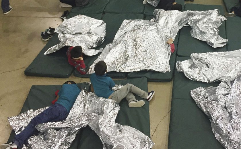Governo Trump lança programa de 'autodeportação' para imigrantes ilegais