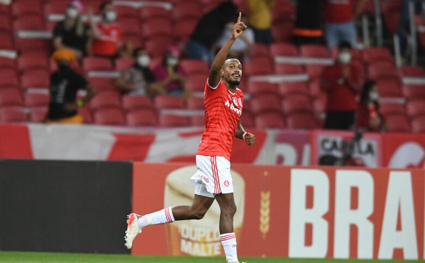 Volante Edenilson renova com o Internacional até 2024 de olho na Copa do Catar