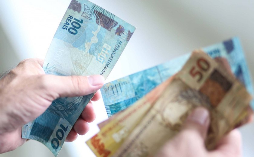 Volume de aplicações cresce 11,7% em dezembro e chega a R$ 5,05 tri, diz Anbima