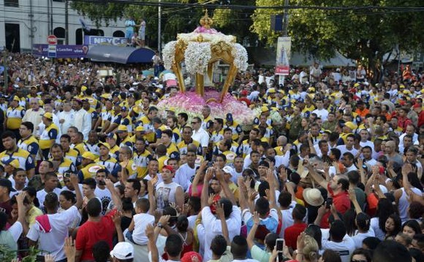 Círio de Nazaré leva 2 milhões de fiéis às ruas de Belém