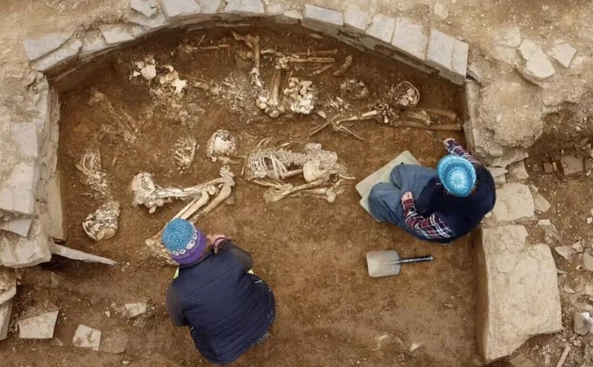 Arqueólogos revelam detalhes de túmulo de menino da nobreza do séc. VII achado na Alemanha (FOTO)