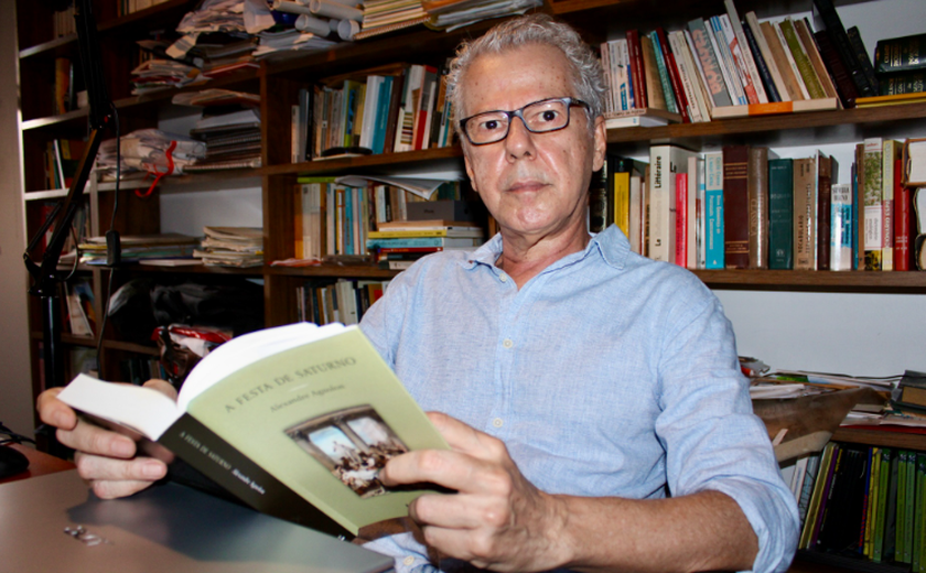 Poeta alagoano valoriza papel da Imprensa Oficial no fomento à produção literária