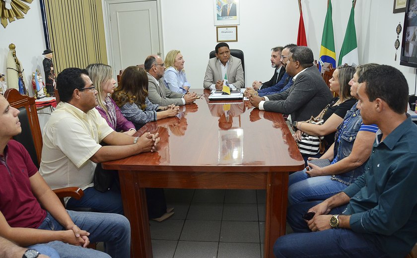 Prefeitura assina contrato com nova empresa gestora da UPA, em Palmeira