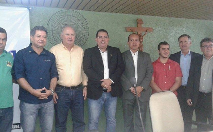 G8 formaliza aliança em Palmeira e lança Adeilson Bezerra pré-candidato a prefeito
