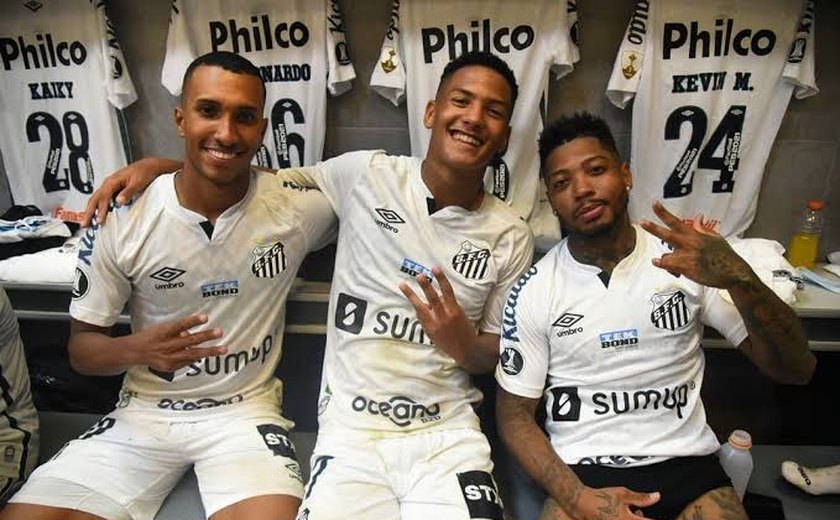 Lucas Braga treina e deve reforçar Santos no clássico contra o Corinthians