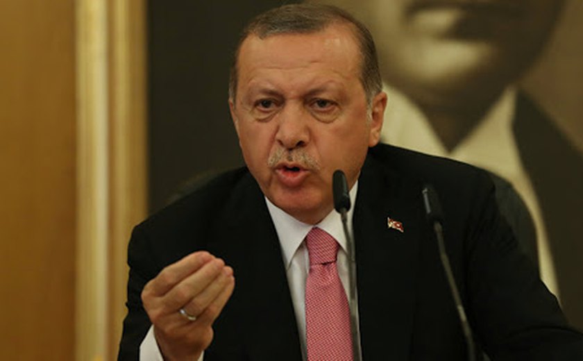 Presidente da Turquia critica premiê de Kosovo por condenar deportação de turcos