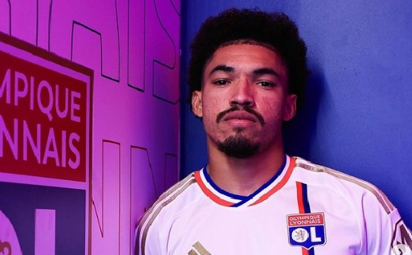 Ex-Botafogo, Adryelson estreia pelo Lyon em derrota no Campeonato Francês
