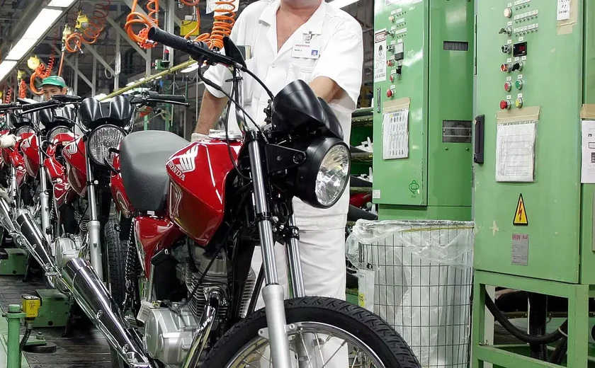Vendas de motos sobem 40,8% em abril ante abril de 2023, mostra Fenabrave