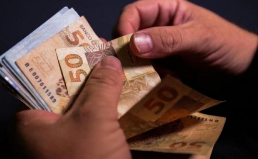 Governo de Alagoas paga nesta sexta terceira folha salarial em menos de 30 dias