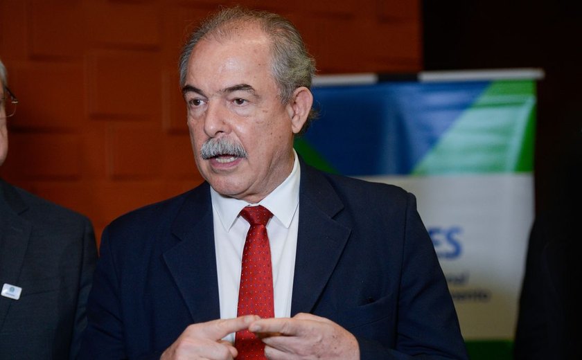 'Navio terá multa se não descarbonizar combustível', alerta Mercadante