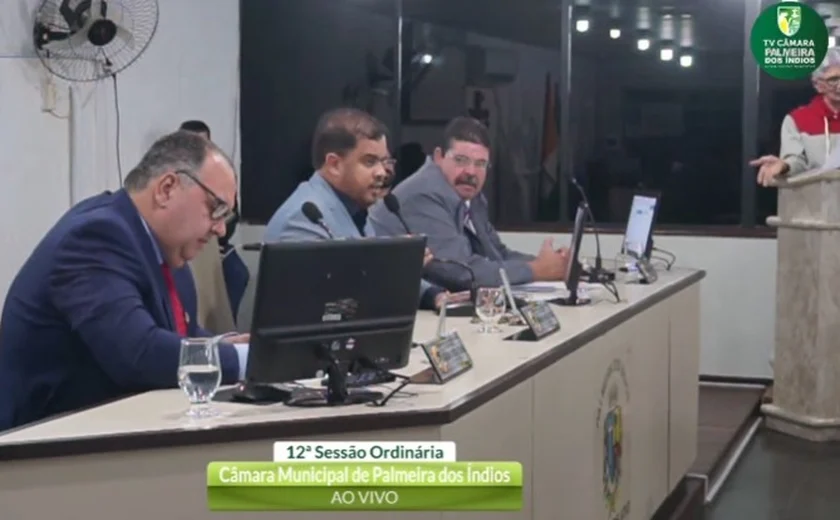 Madson Monteiro dá novo chilique de autoritarismo ao cortar fala de psicólogo em sessão da Câmara de Palmeira