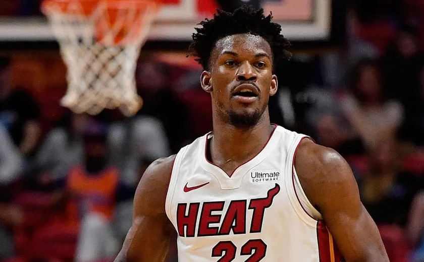 Jimmy Butler brilha na estreia e lidera virada épica dos Warriors sobre o Chicago Bulls