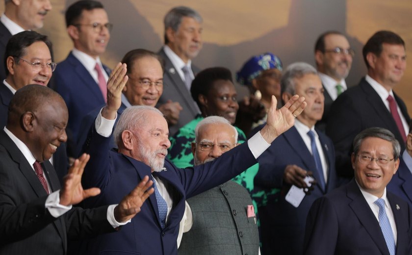 BRICS impulsiona uma 'nova arquitetura financeira' contra abusos do FMI e Banco Mundial